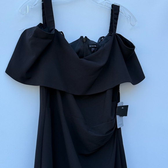 Marina Black Midi Sheath Off-the-Shoulder Bodycon
Dress Size 12 - Picture 6 of 16
